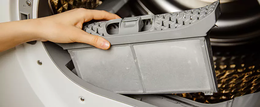 Signs Of A Clogged Dryer Lint Trap in Holtsville, New York